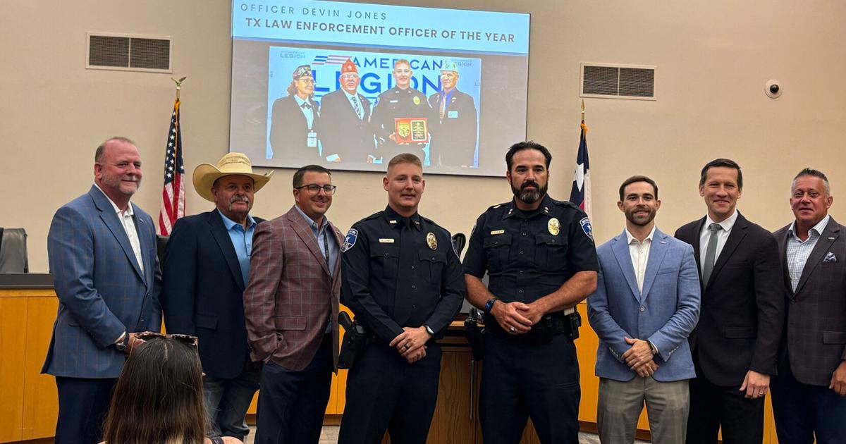 Weatherford council recognizes community recipients