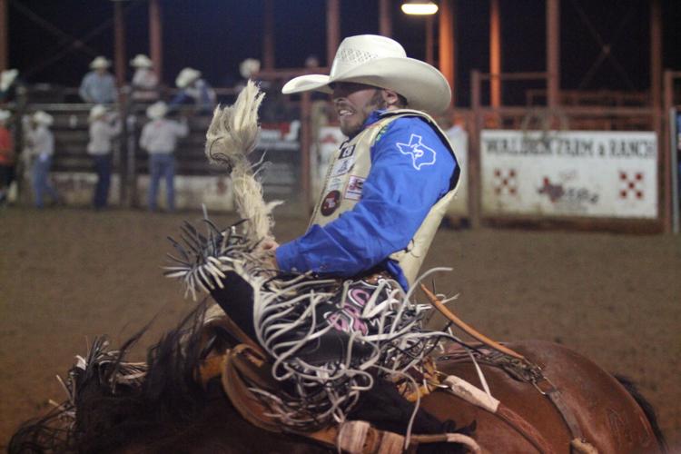 Weatherford Rodeo Friday's rodeo photo gallery | Gallery | weatherforddemocrat.com