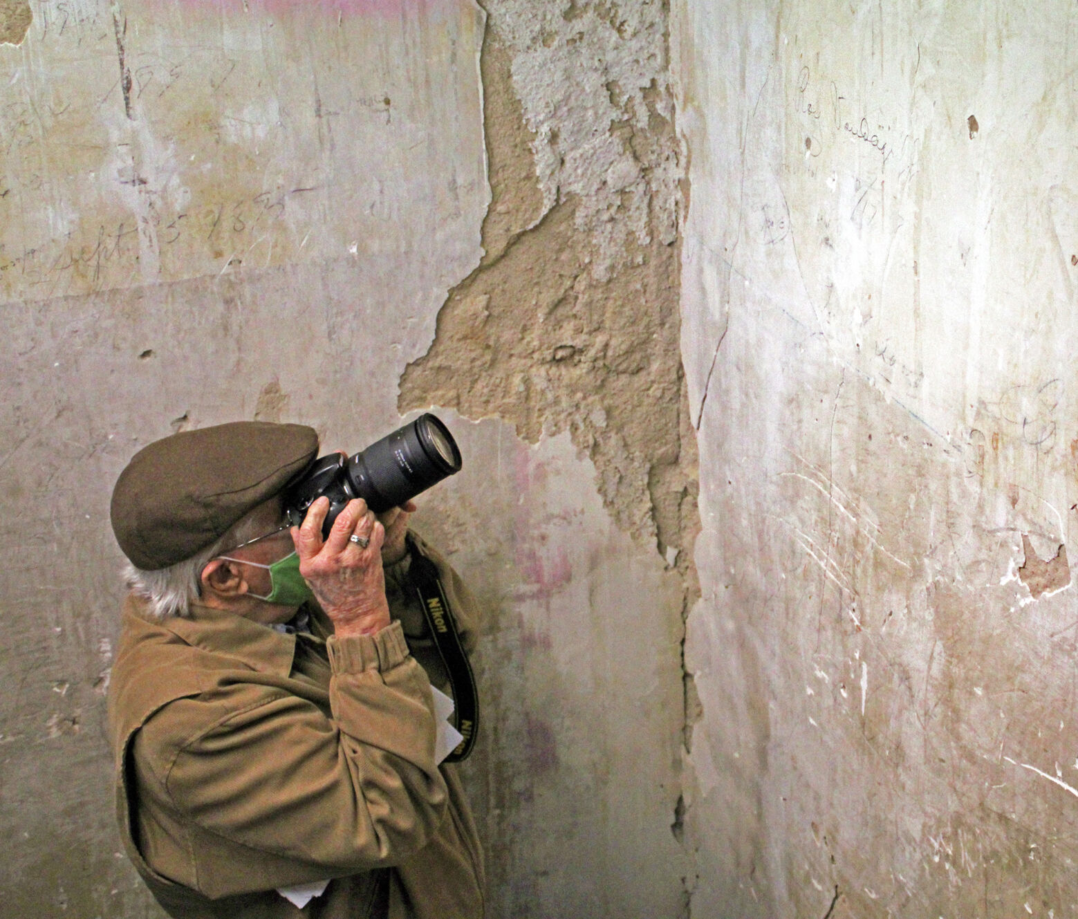 THE WRITING ON THE WALL: Historian verifies father's 1907 signature in historic downtown building | News - Vimarsana News