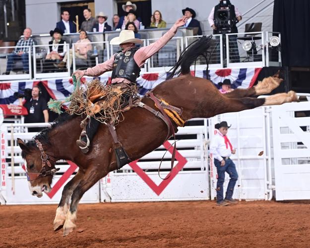 Bracket 3 at FWSSR ProRodeo Tournament filled with thrills and spills ...