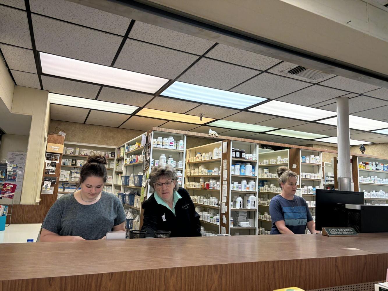 COMMUNITY TOUCHSTONES Local independent pharmacies know their