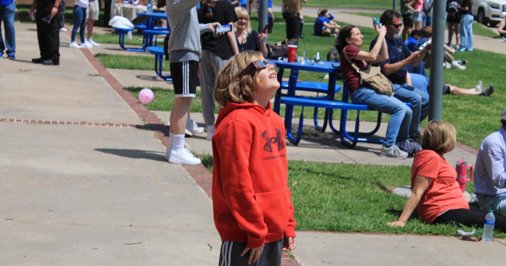 Eclipse excitement: WHS showcases all things science - Vimarsana News