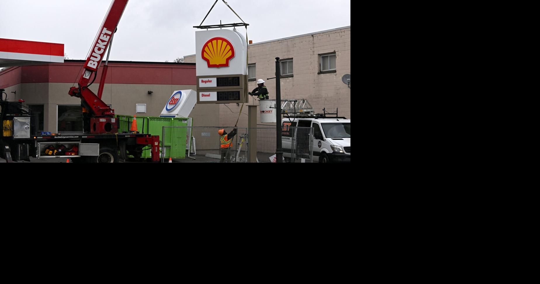 Shell sign installed at former Esso station in Port Colborne