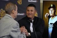 Manny Machado signs 11-year, $350M extension with San Diego Padres