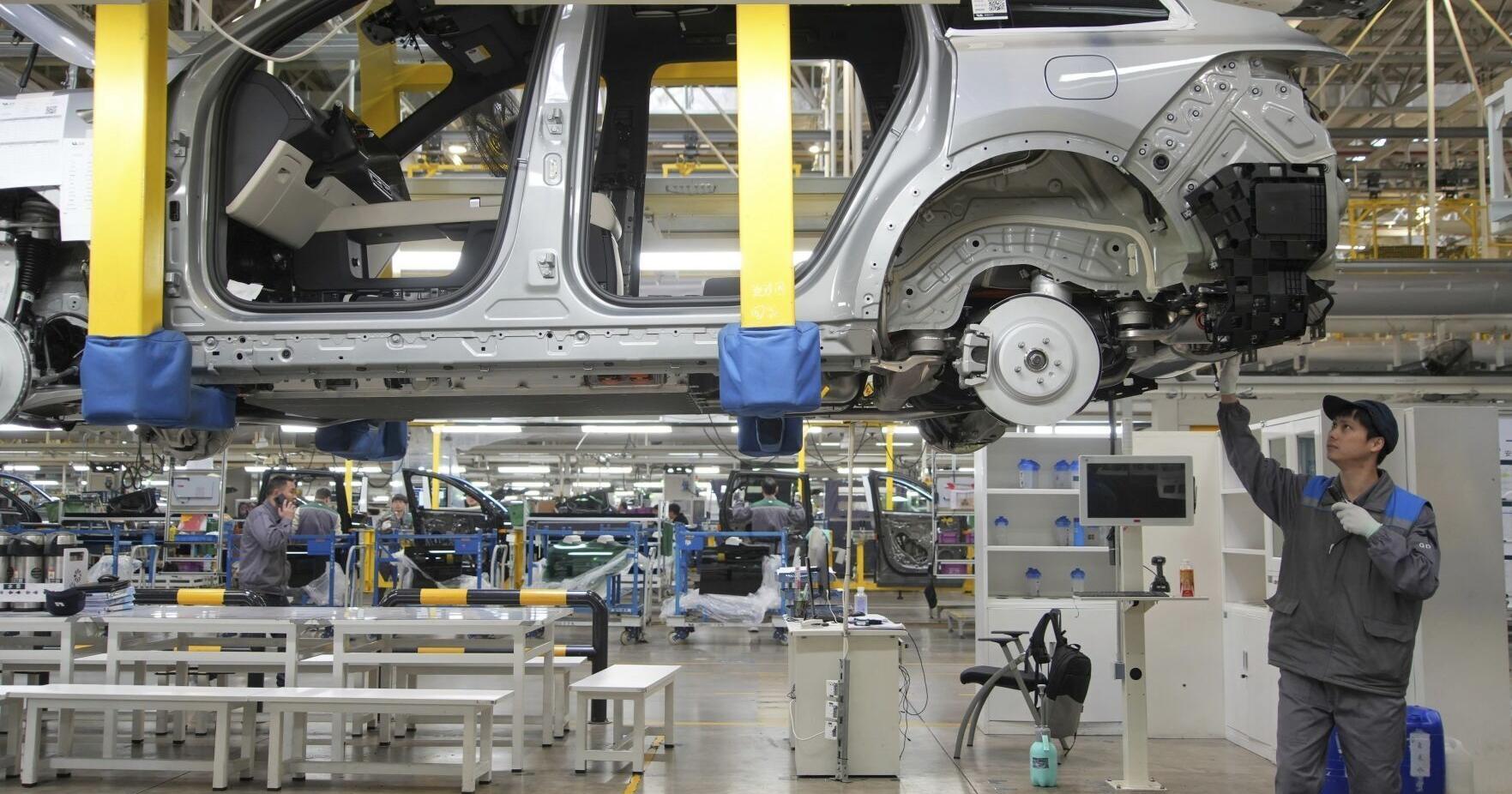 Biden is determined to keep Chinese EVs out. Should Canada? - Vimarsana News