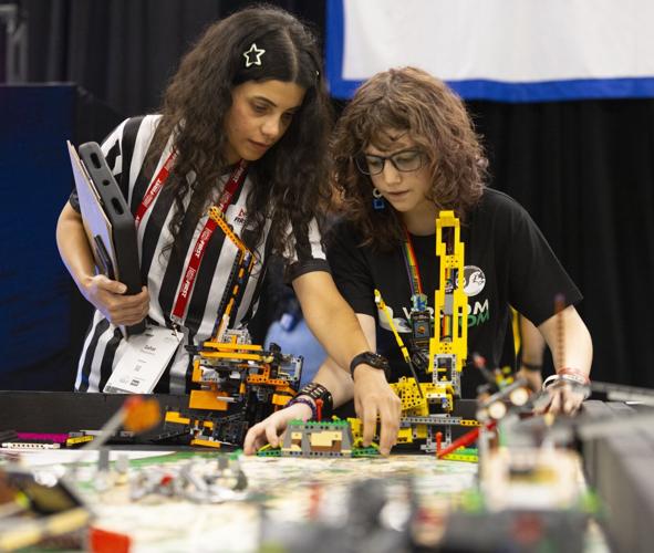 Thousands of robotics students battle it out in Niagara
