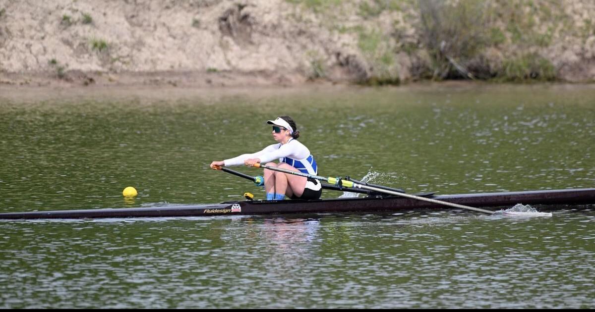 South Niagara No. 1 in singles racing at small boat regatta