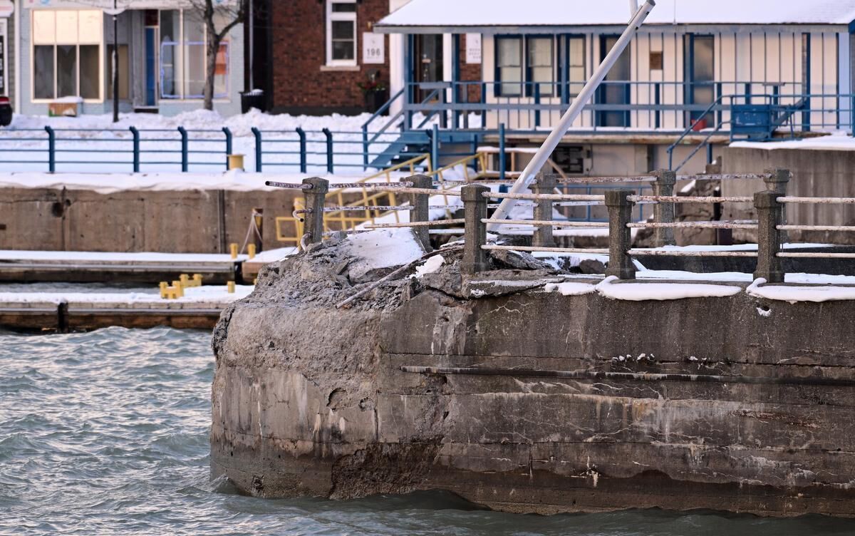 Ship strikes abutment near Welland Canal bridge in Port Colborne