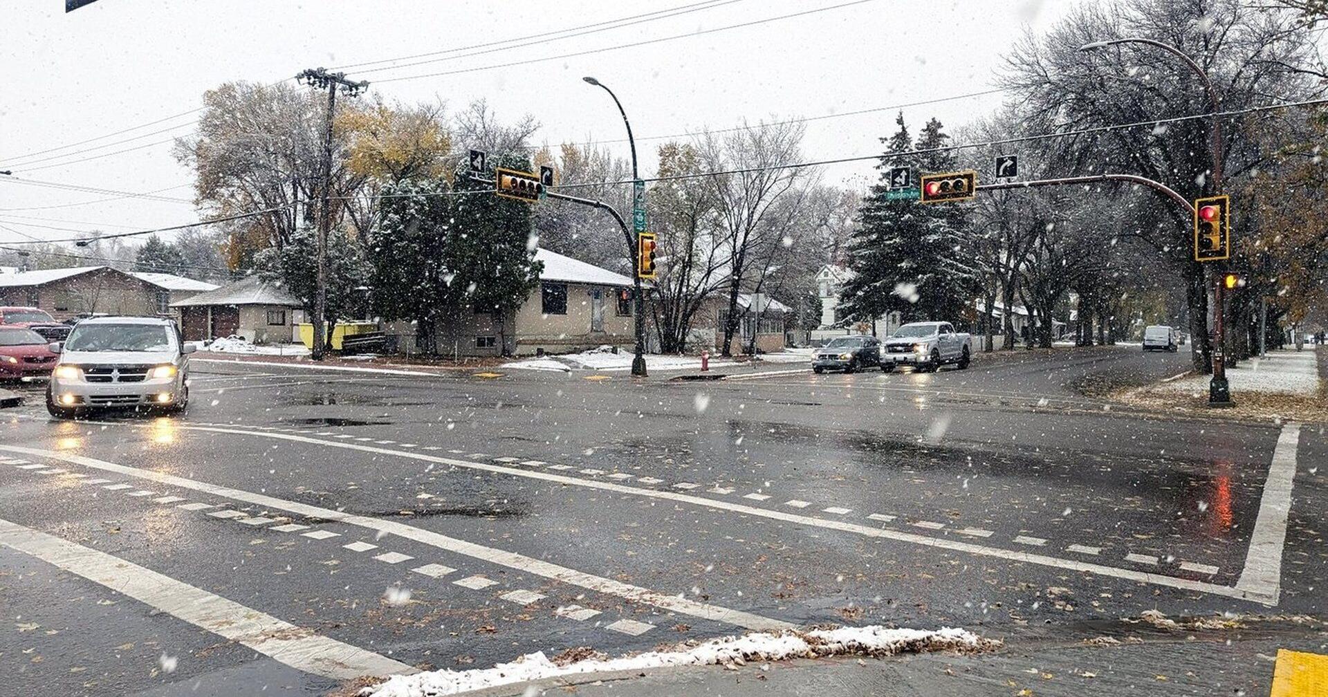 Snowfall sends Alberta drivers a winter warning