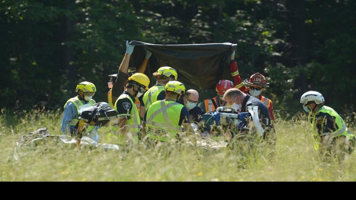 Strapless helmet falls off, man dies under truck in accident