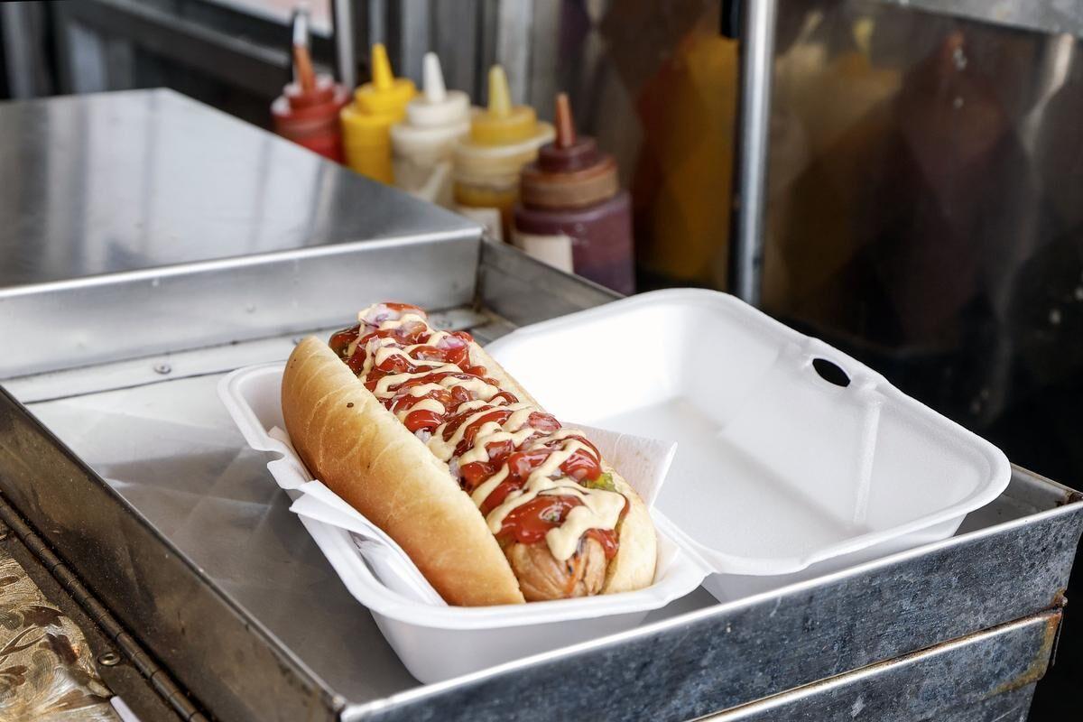 This hot dog vendor is the most important member of the Texas Rangers  organization right now, This is the Loop