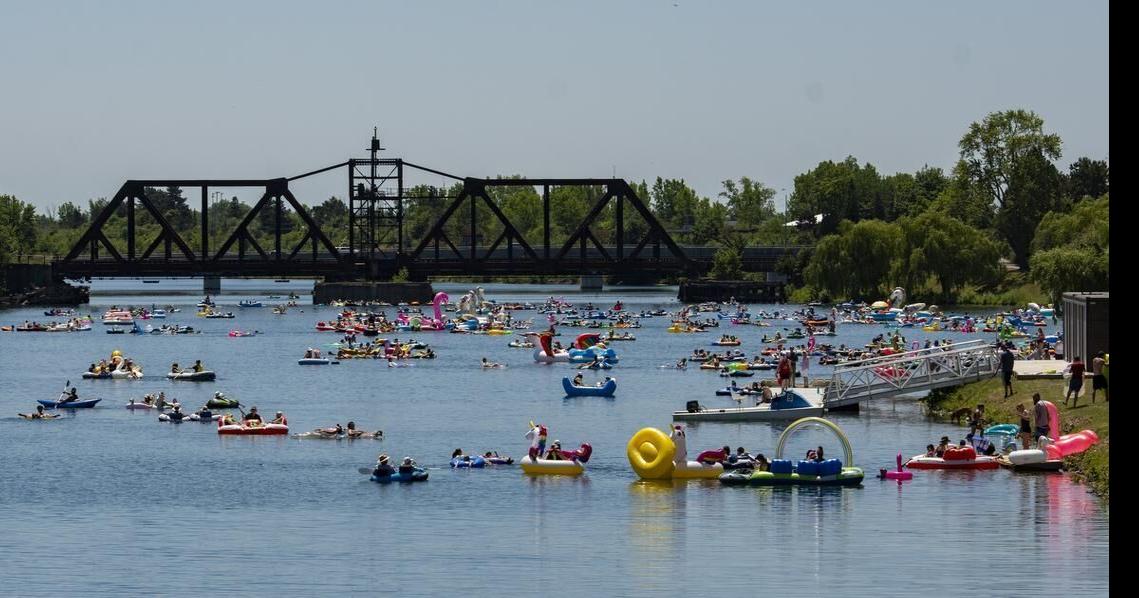 Float fest makes waves in Welland