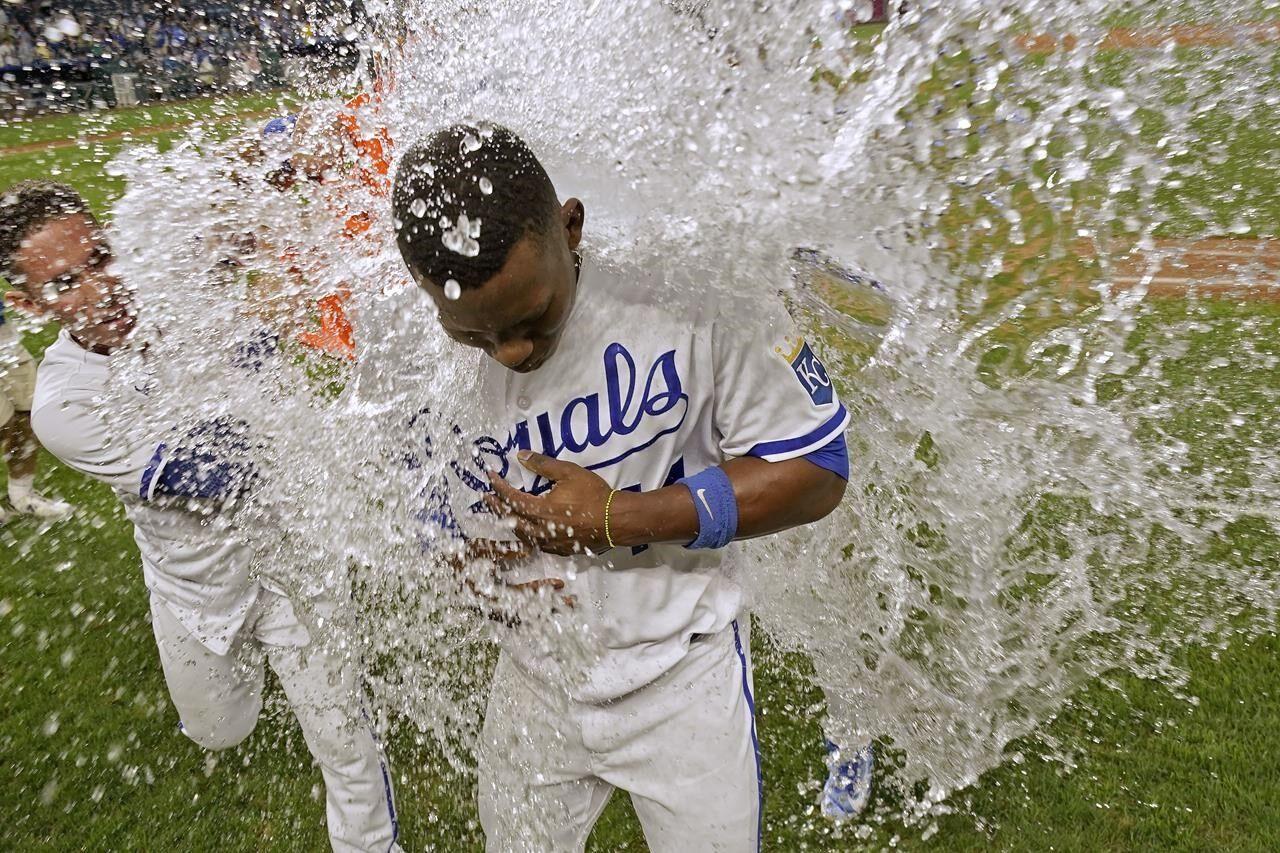 ⚾ Jackie Bradley Jr cut by Kansas City Royals