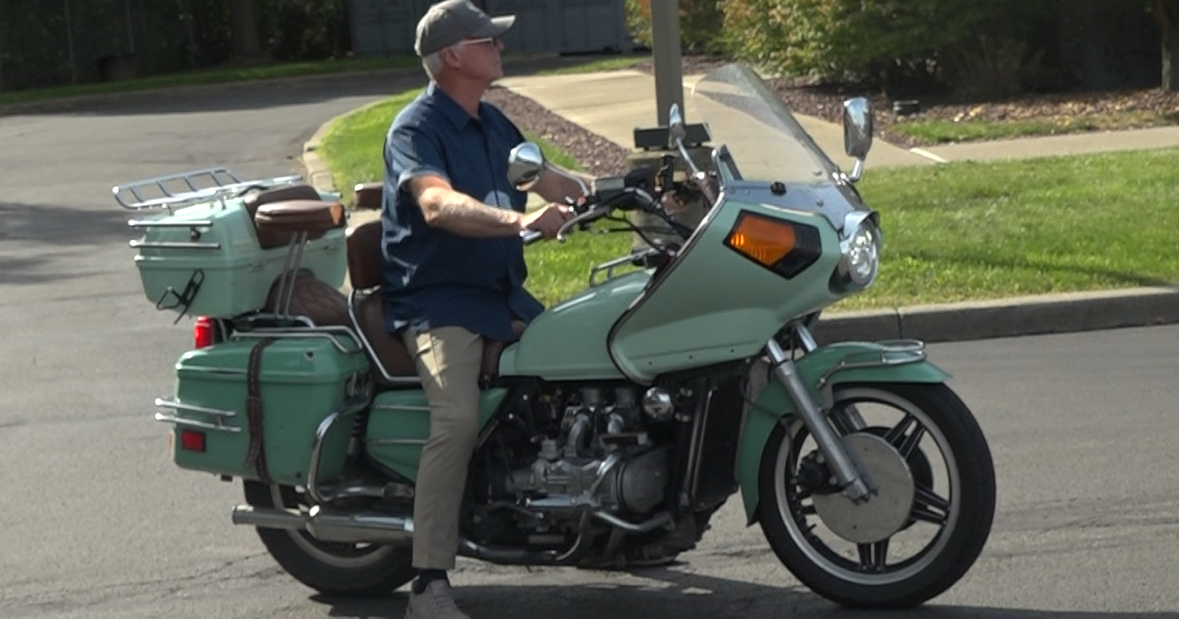 75-летний мотоциклист завершил 5000-мильный трансатлантический ралли ради помощи детям с гемофилией