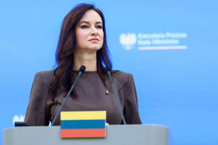 Lithuania closes border with Belarus after multiple balloons violate