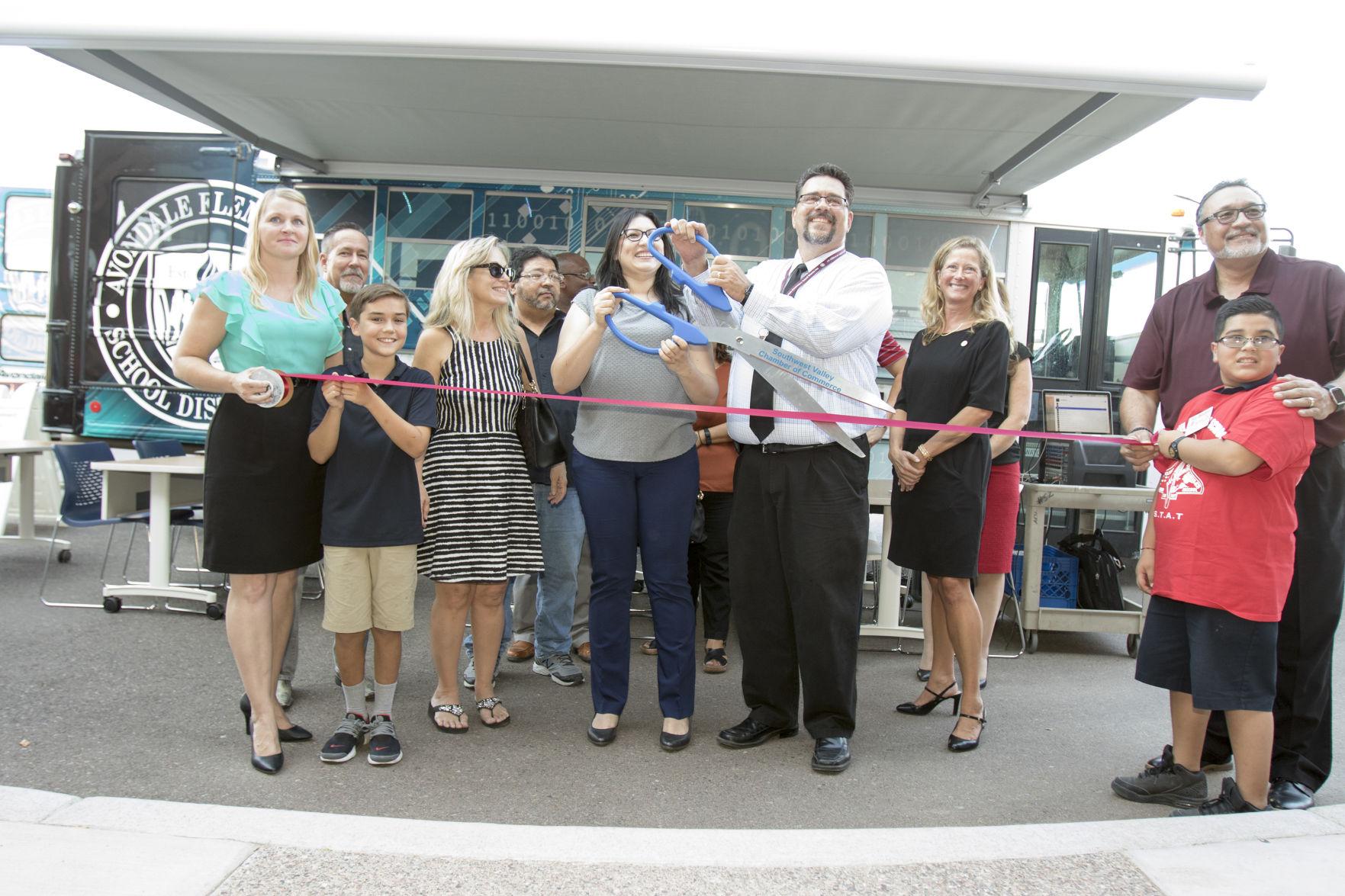 Avondale district showcases STEAM bus School Boards