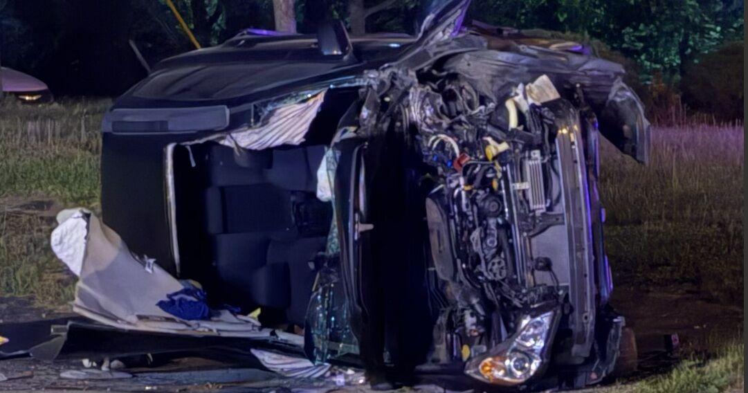 One dead following Youngstown rollover crash