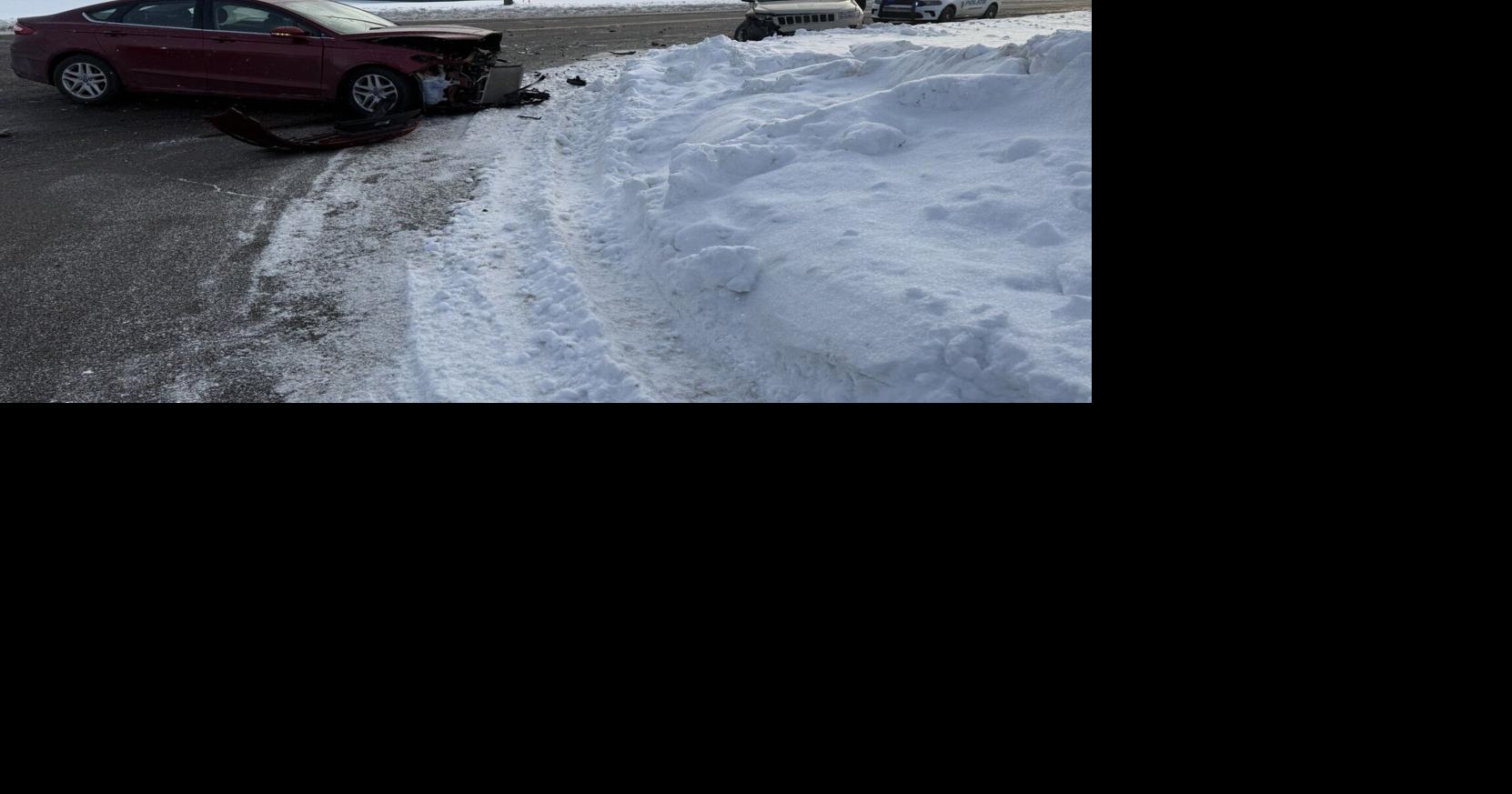 One taken to hospital following Youngstown crash | Local News | wfmj.com