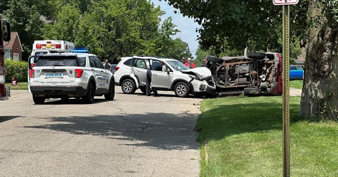 Car lands on its side in Youngstown crash | Archives | wfmj.com