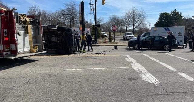 Two people sent to hospital in Youngstown crash | Archives | wfmj.com