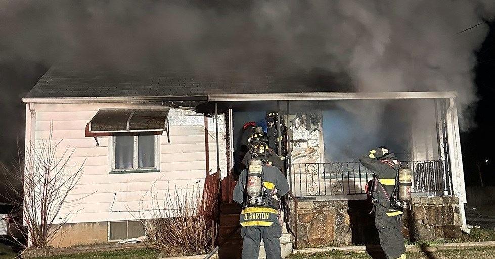 Fire sends man and child fleeing from Warren home | Archives | wfmj.com