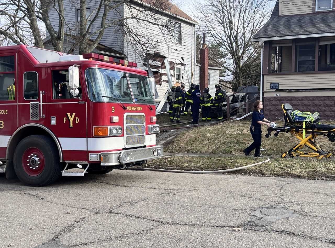 Flames spread to home from car on fire in Youngstown | Archives | wfmj.com