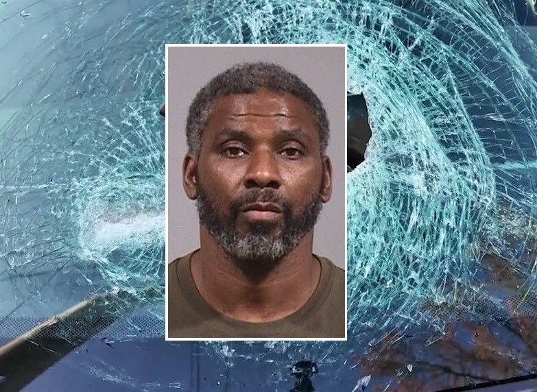 Warren man accused of smashing windows with bat as car is repossessed ...