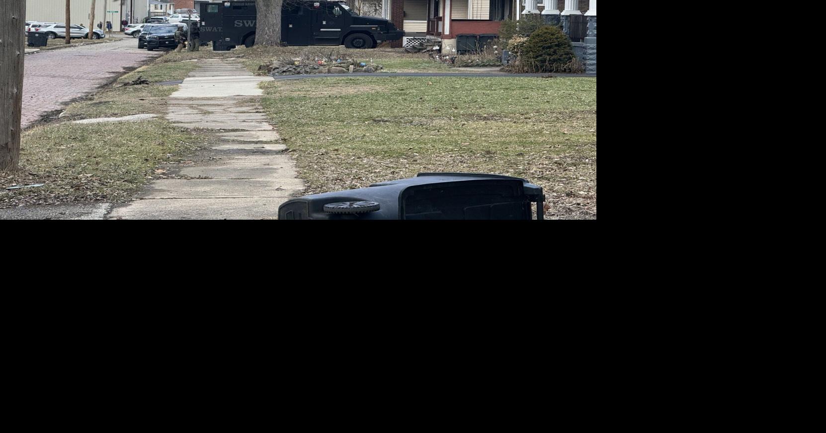 VIDEO: Police detain one person following apparent standoff in Warren ...