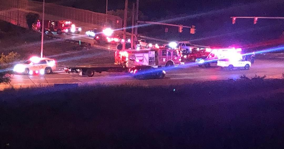 EMTs, police, fire crews investigate multi-car crash in Youngstown ...