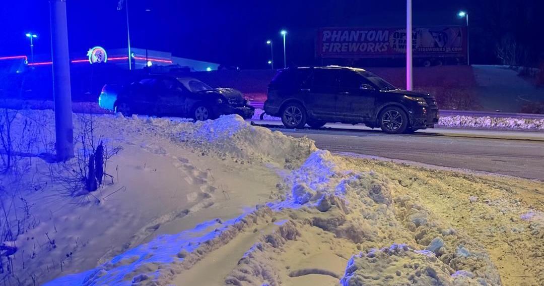 Two people taken to hospital after two-car crash in Youngstown | Local ...