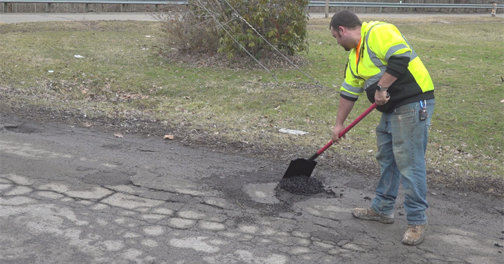 Road crews work to repair roads throughout the Mahoning Valley ...