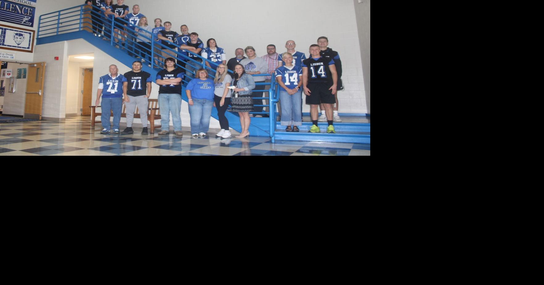 Lisbon seniors honor their favorite teachers with special jerseys