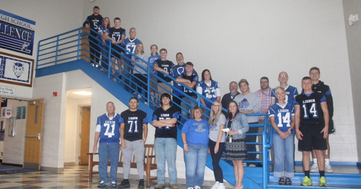 Lisbon seniors honor their favorite teachers with special jerseys