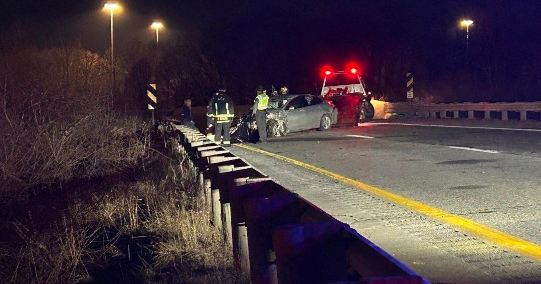 Austintown rollover crash briefly shuts down stretch of I-680 | Local ...