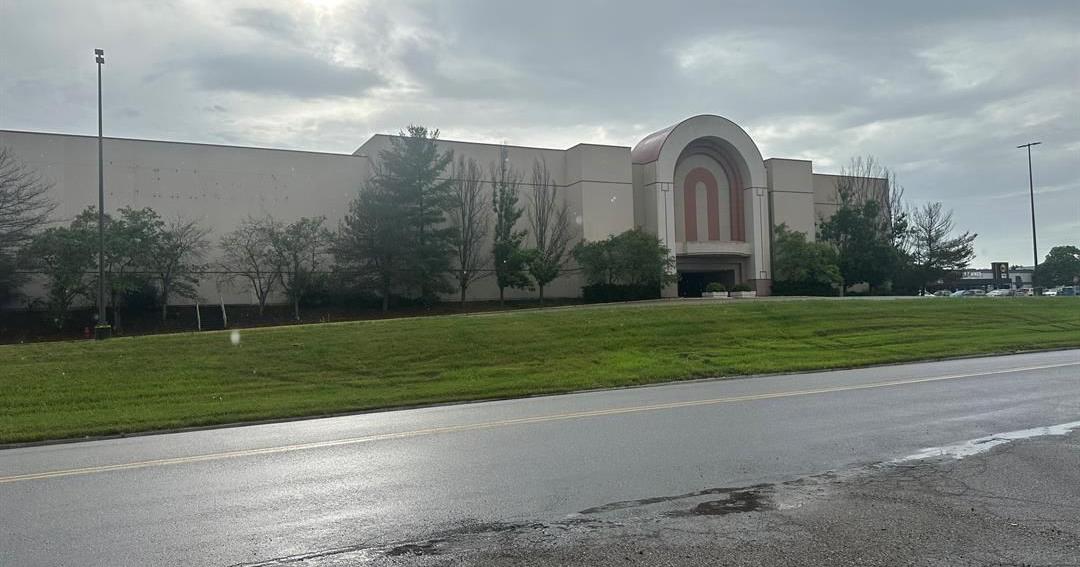 Are there plans for the former Dillard’s building at the Southern Park Mall?