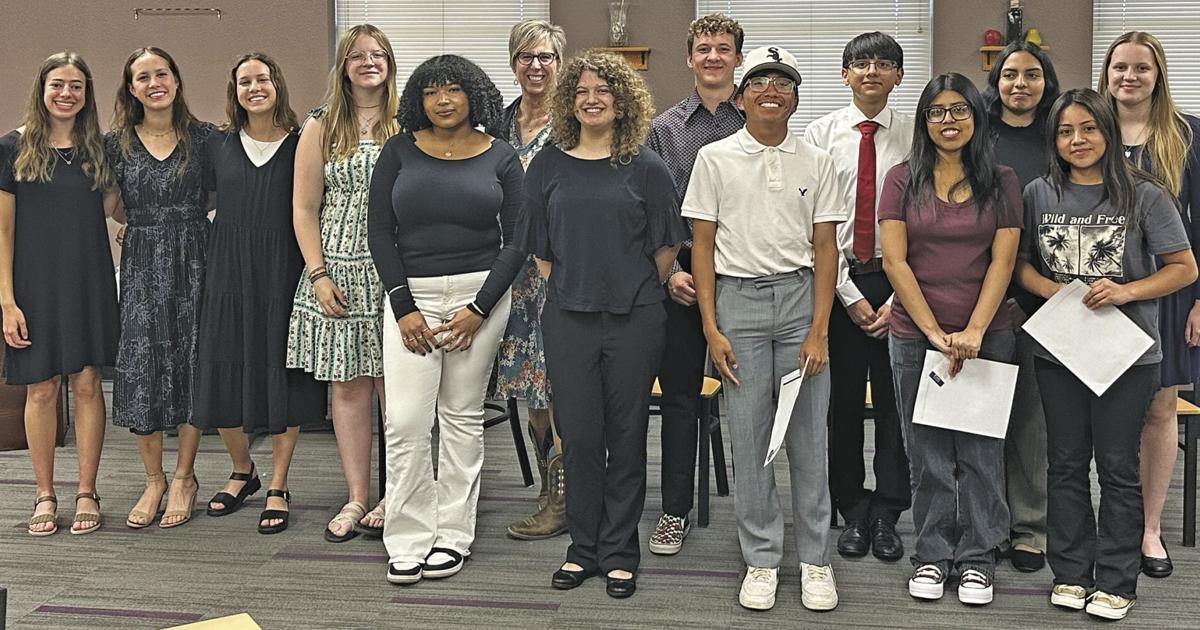 Nhsi Program School NHS program inducts 10 new members | Education | wickenburgsun.com