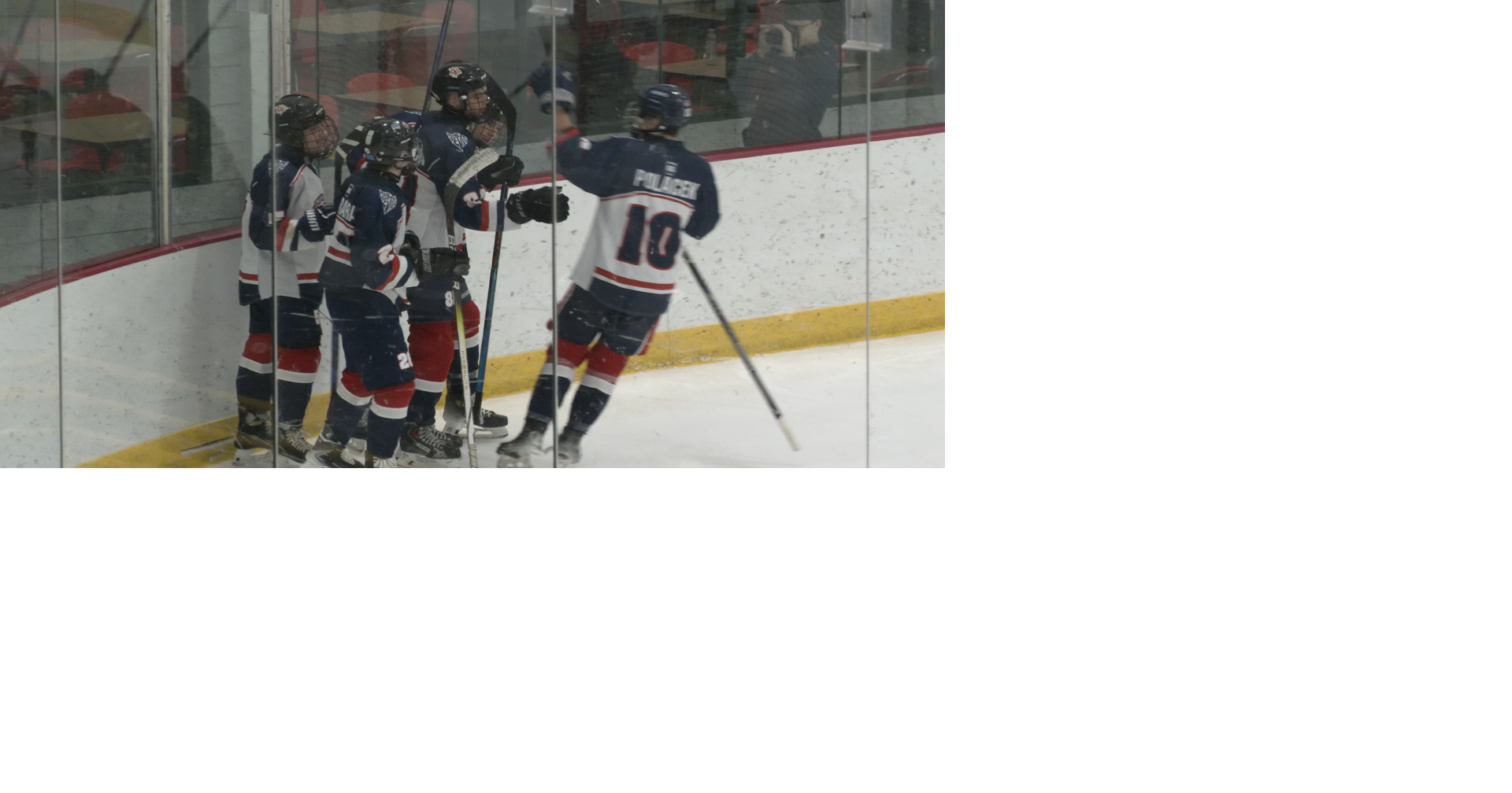 Chenango Forks hockey dominates Maine-Endwell in Friday night matchup