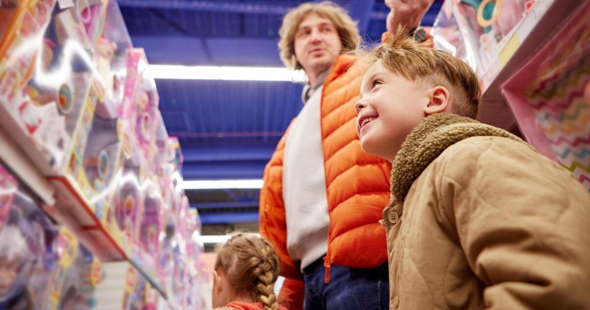 Global toy retailer suspends online operations, closes stores