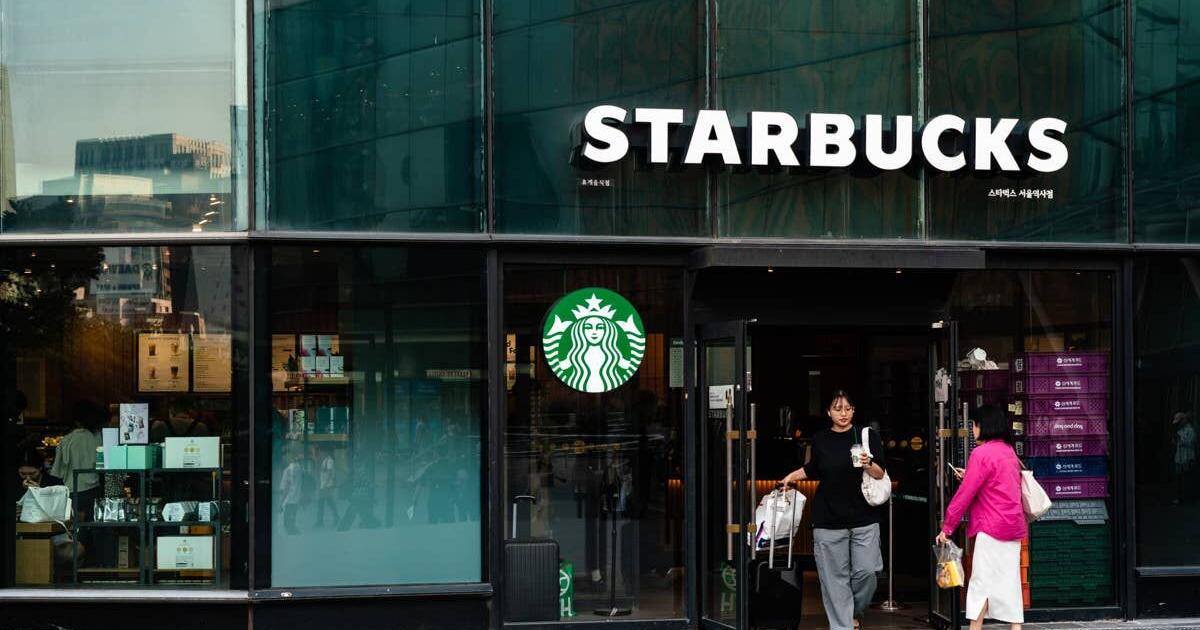 Starbucks CEO sends blunt message on consumer spending