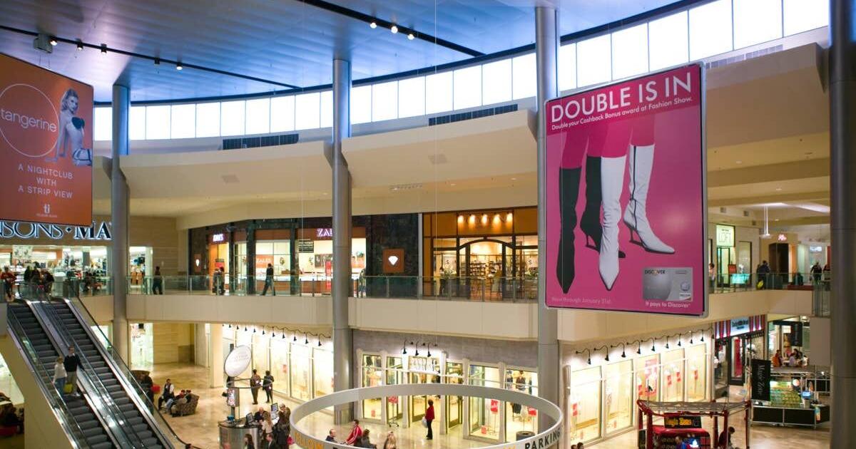 The last mall music chain keeps shrinking