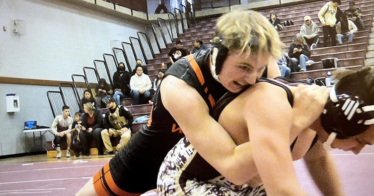 Vikings wrestler Russell Skinner notches 30 wins, Alex Miner clocks ...