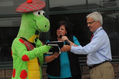 Cash Wise Cuts Ribbon On Williston Location Local News Stories Willistonherald Com
