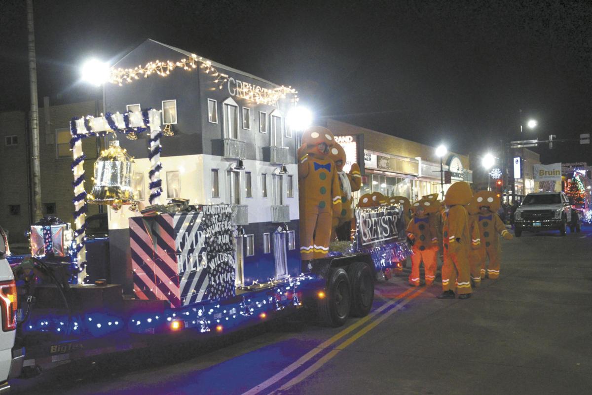 Thousands turn out to help celebrate 25th annual Holiday Lights Parade