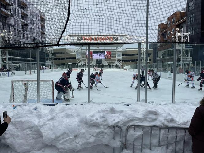 Coyotes play hockey under the lights in West Fargo | Local Sports News