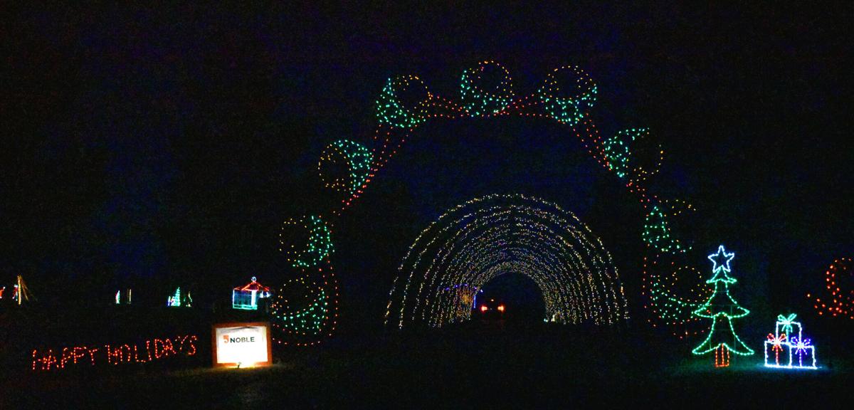 Lights Drive turns Spring Lake Park in Holiday Heaven Coronavirus