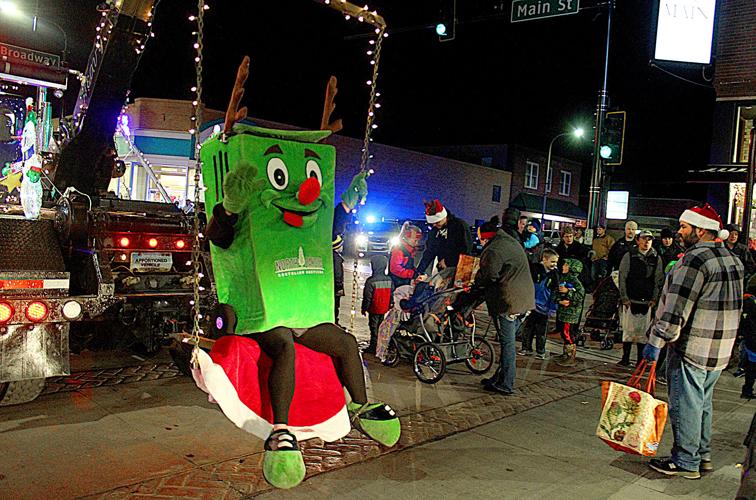 Williston parade is pleaSANT, A special guest arrives Local News