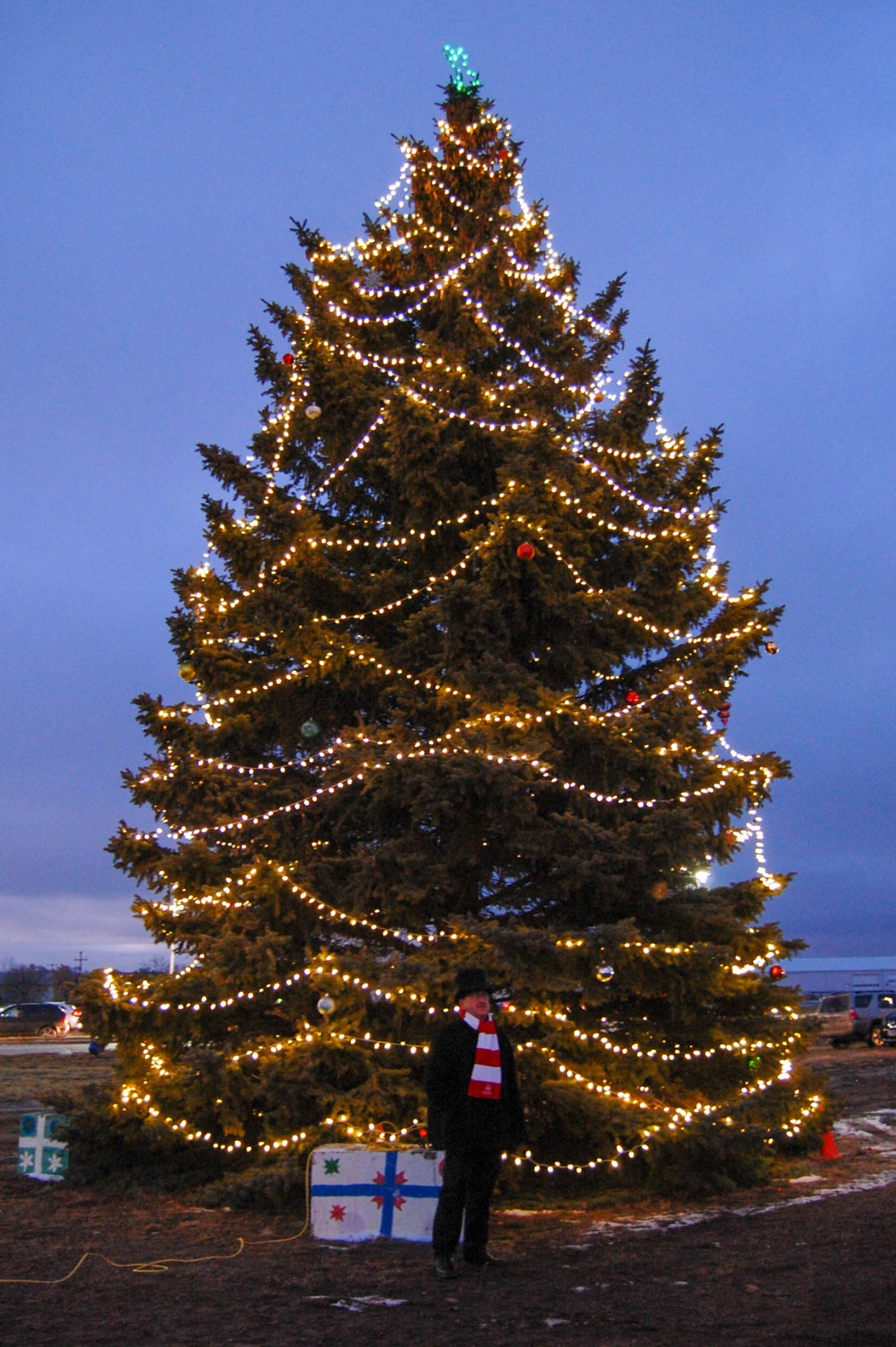 Williston rings in Christmas season Community