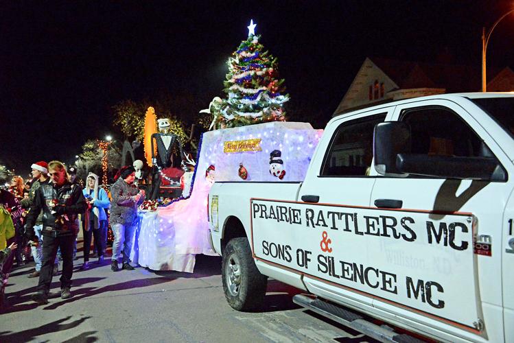 2 winners named for Holiday Lights Parade Community