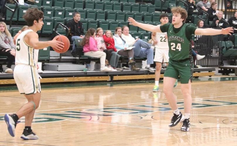 Tetons win two in a row in home opener Collegiate Sports