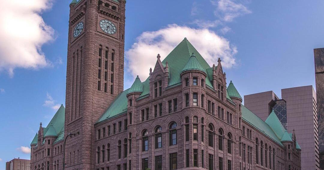 Minneapolis City Hall hosting drag show